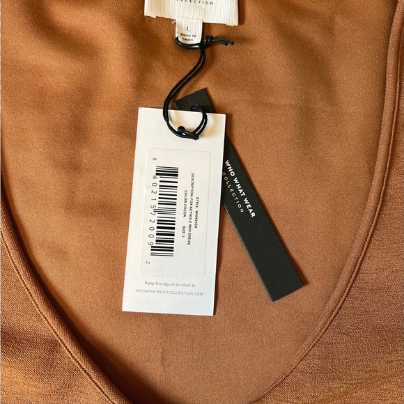 Who What Wear Fox Keyhole midi dress in Cocoa - Picture 3 of 5